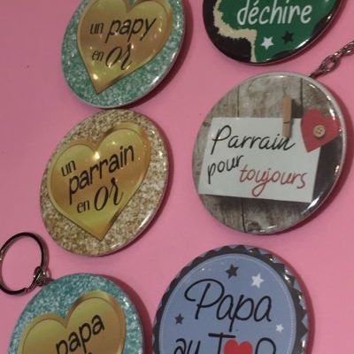 badges miroirs pateres porte cle maman papa papie parrain mamie marraine